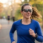 Hardlopen met een bril of lenzen: zo loop je comfortabel en scherp Hardlopen met een bril of lenzen: zo loop je comfortabel en scherp
